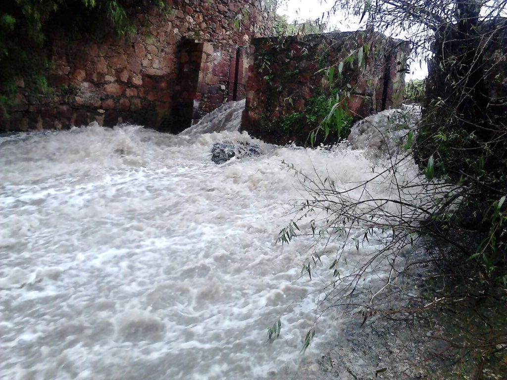 RLuevanoMX's tweet photo. Ya hemos realizado trabajos de limpia en la comunidad de La Zacatecana para que el agua fluya de manera adecuada https://t.co/sptSFxTimY
