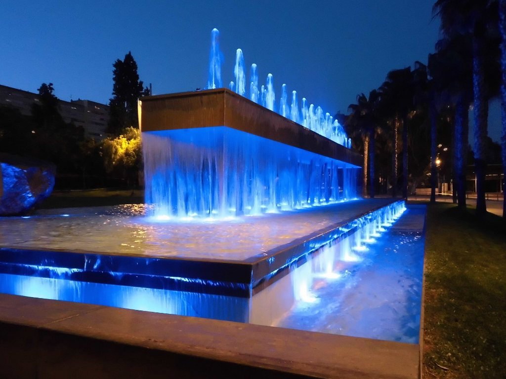 UN's tweet photo. We're seeing more #UNBlue photos around the world - Brazil, Russia, Spain, UK + more: https://t.co/vQQcGR8CkQ #UN70 https://t.co/TGf9QvDtmj