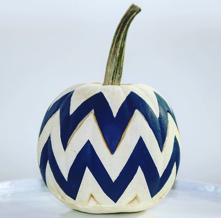 Lyanipowers's tweet photo. #DIY pumpkins Studded glittered painted and carved.... love how my little pumpkins turned out #BeFestive #makesomet… https://t.co/1aA0jdPuMV