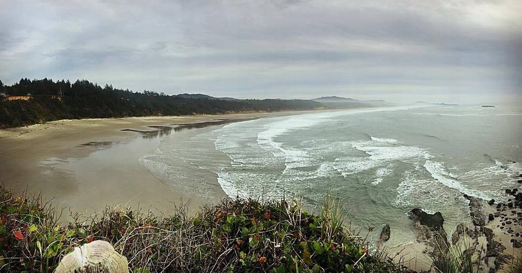 Another stunning #oregon coast photo. #oregoncoast #vacation #vaycay #pacific #pacificocea… ift.tt/1GwQwEG