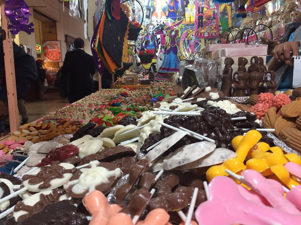 Ilechapa's tweet photo. Viviendo mis #tradiciones @CulturaTolucaMx #FeriaDelAlfeñique https://t.co/WR6kgBYPmA