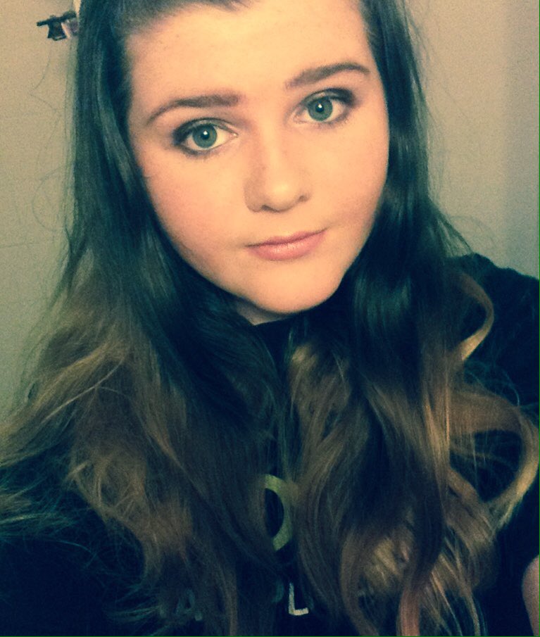 04Strowbridge's tweet image. Did my makeup ❤️