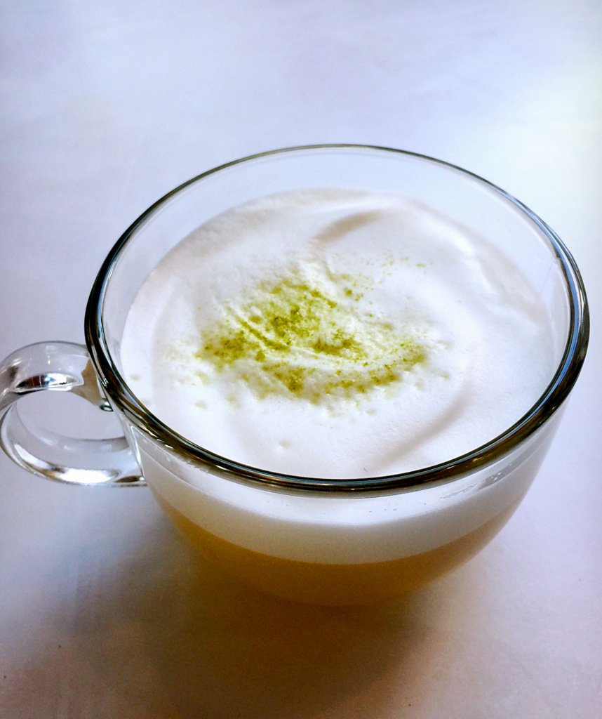 LOL_BubbleTea's tweet photo. Tea with sweet micro milk foam on top for tea lovers who want a bit bitter&amp;a bit sweet. Low calories and healthier! https://t.co/qEmb3fTFcg