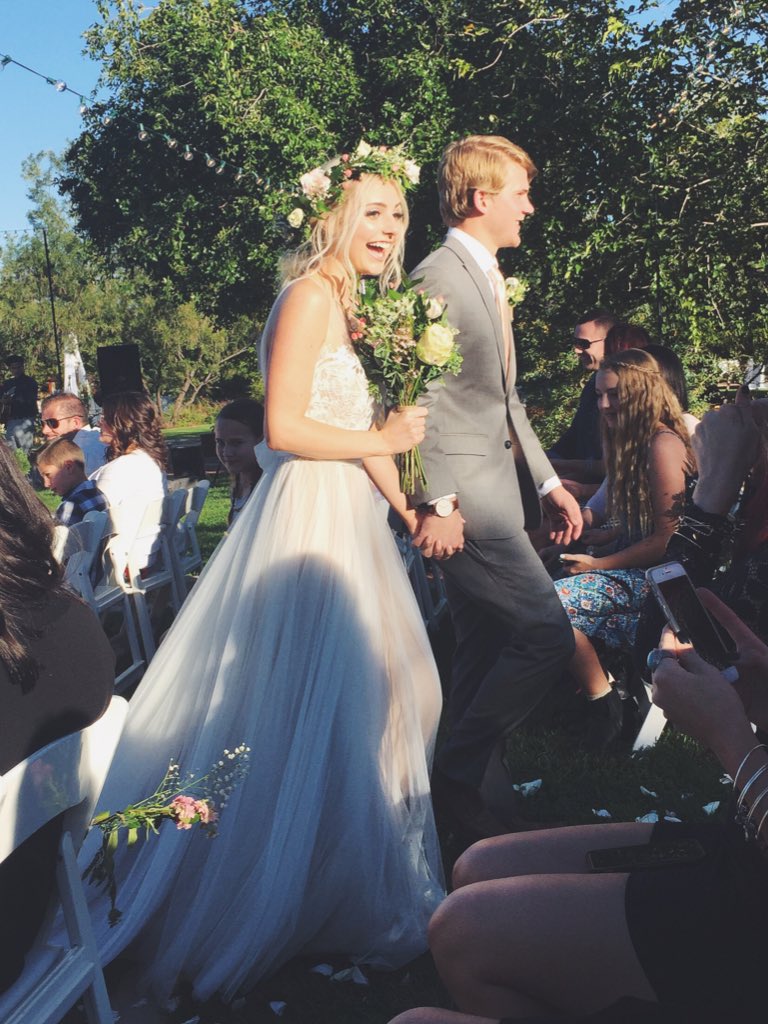 meghanrienks's tweet photo. Congratulations to my favorite couple on the planet 💕 thank you for sharing your love with us today 🌸 https://t.co/Lz0pZPPYdS