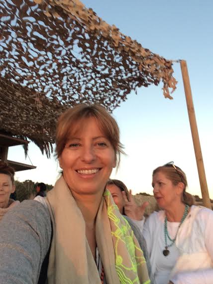 MayaFiennes's tweet photo. At a shack on the #beach in #Formantera, #Ibiza - Such a beautiful sunset! https://t.co/i0hLy370Vv
