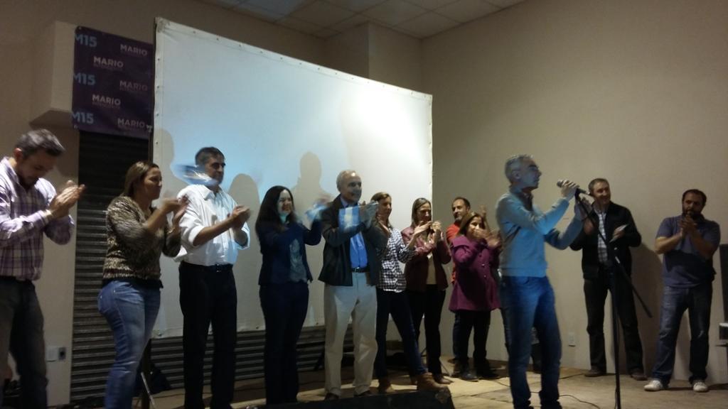 ValeriaArata's tweet photo. @mariomeoni junto a cientos de vecinos y militantes porque #SeTrataDeJunin #MarioIntendente https://t.co/d19Z304P3c