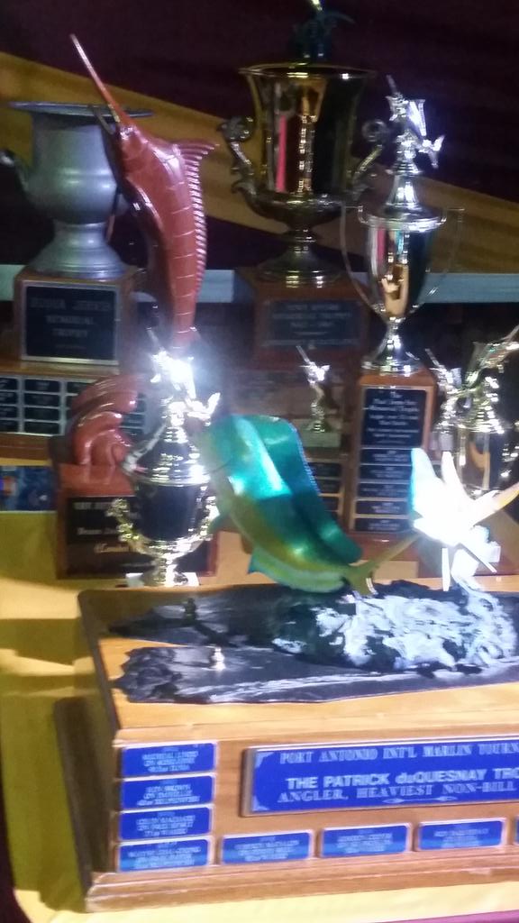 PortAntonioJA's tweet photo. And beautiful trophies, fishing rods N prizes. #PortAntonio #bluemarlin #tournament #winners #FishingFriday https://t.co/O3ZKo357Eg