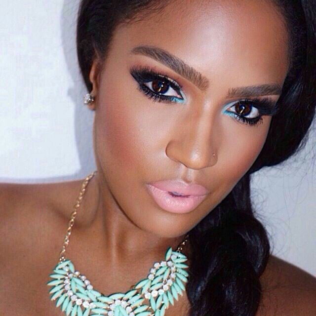 divasandmakeup's tweet photo. Stunning makeup application!👄💄💕🎀💋💃💃😍 #makeupartist  #makeup #lipstick #lipstickenvy  #makeupdiva https://t.co/YUsQEtANq8