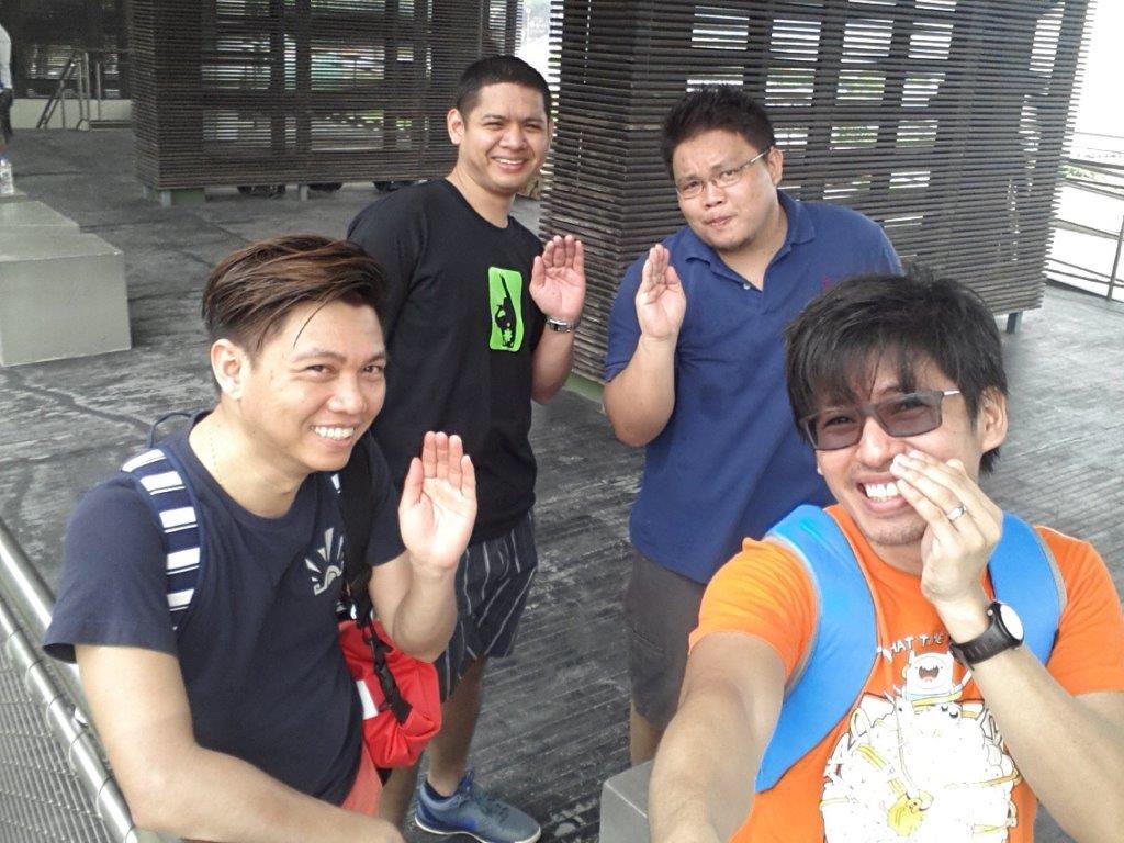 jsen101's tweet photo. Its time hehehe 😁👌 #ALDubEBTamangPanahon #singpore #pabebewave https://t.co/8neazUJuO0