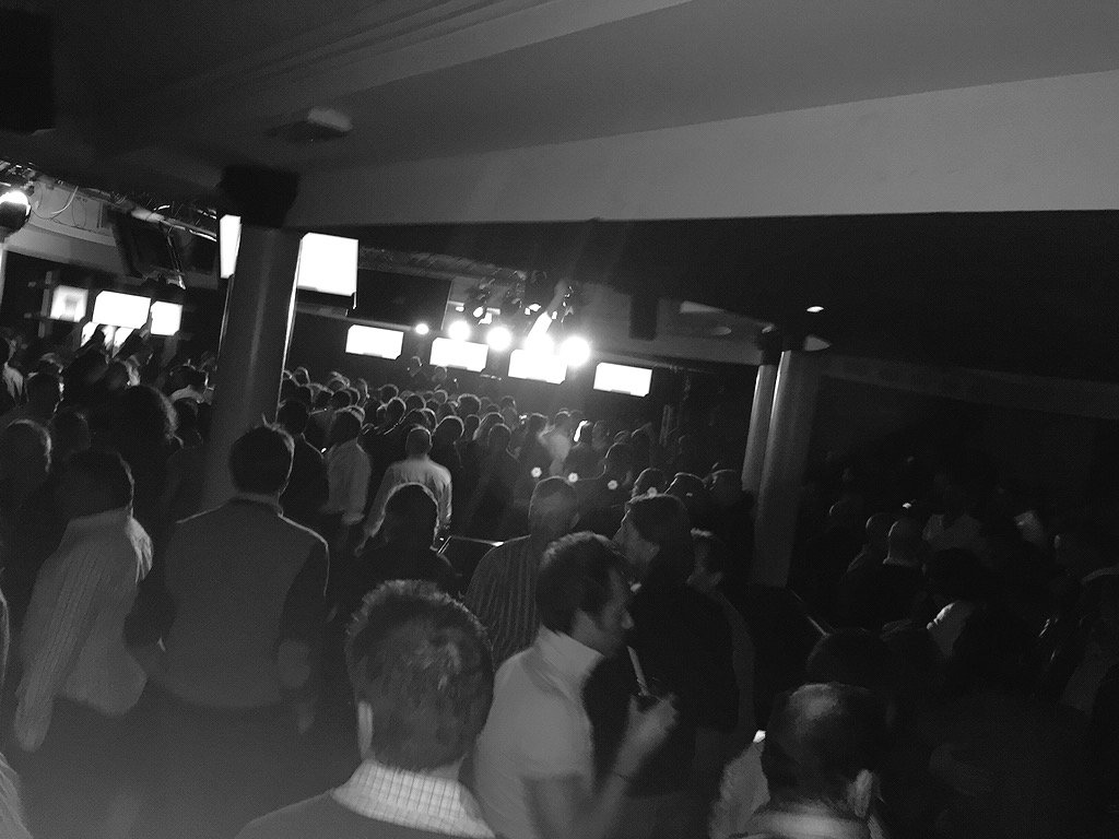 ClubHouse1965's tweet photo. Un altro venerdì notte infuocato sulle note dei migliori dischi anni '80. 
Thanks to @PetraroloPamela 💎
#SaliceTerme https://t.co/vkKzJ1tU5Y