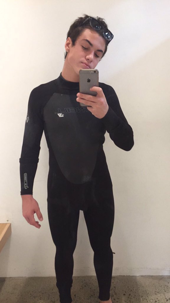 Hahahaha surfed today😁😁 got some photos coming soon😏