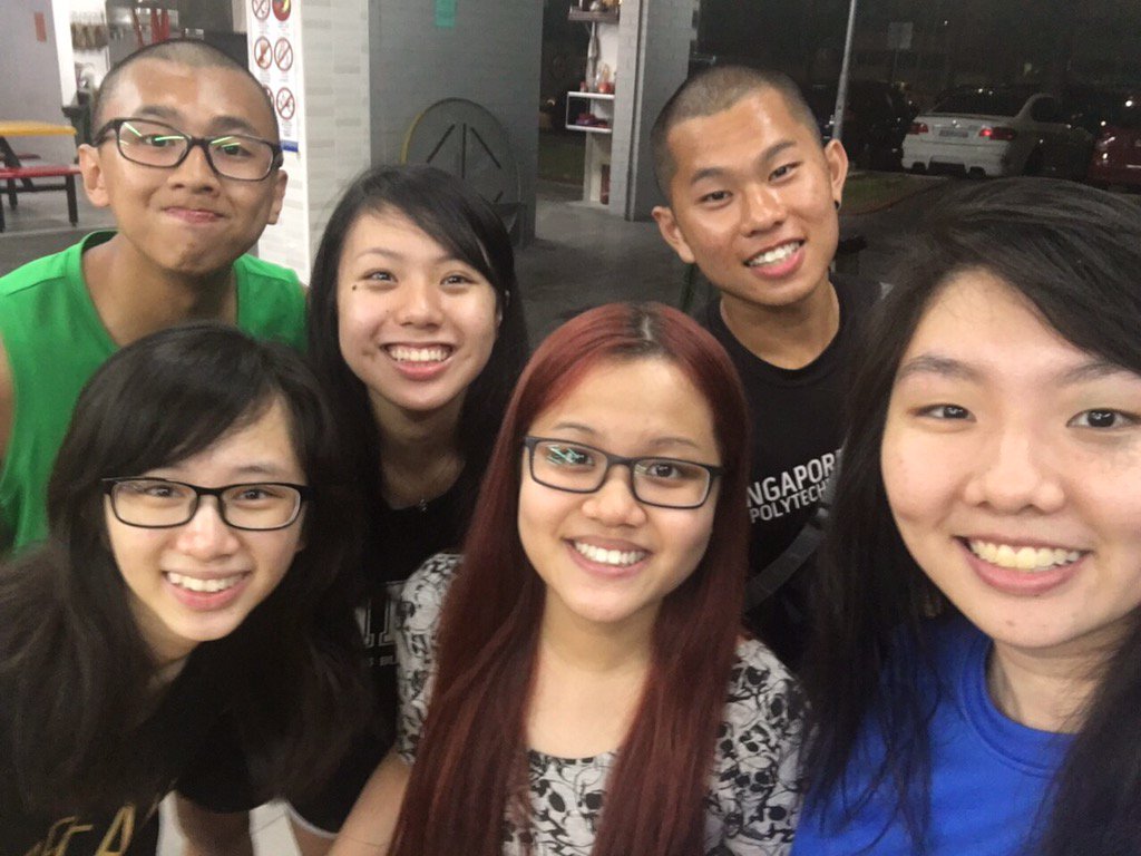 L_XHui's tweet photo. Good old times 👯👯👬 https://t.co/iXfJlW8fvg