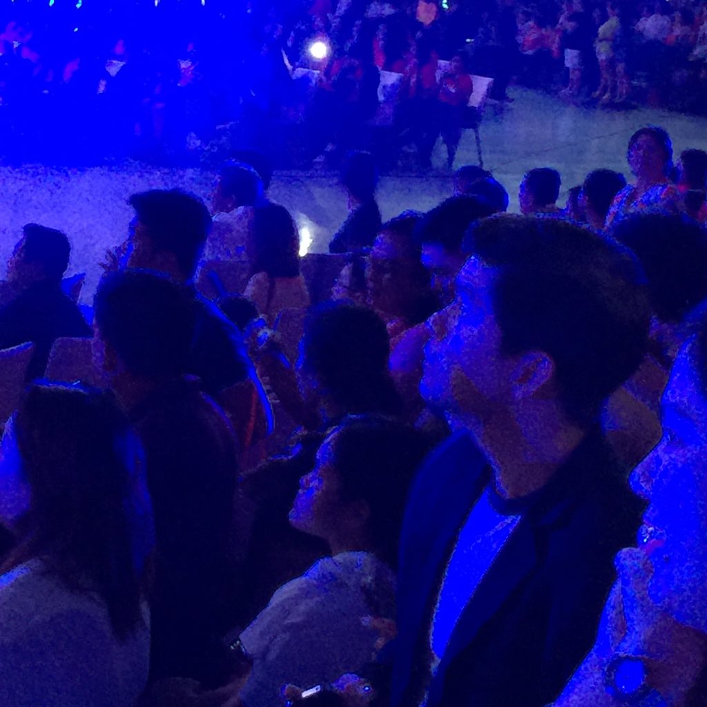 animalsbesaved's tweet photo. Daddy of @aldenrichards02 waits for him. @Natspeaking @PhilippineStar #AlDubEBTamangPanahon https://t.co/FwwvFLDIBg