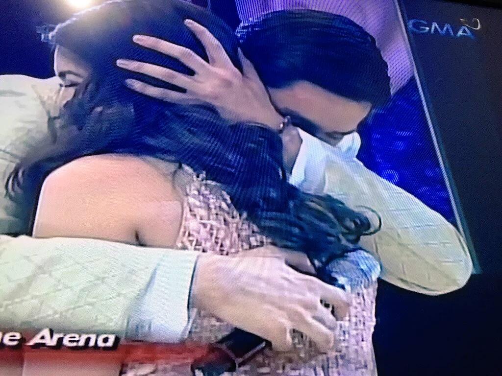 abo_omar70's tweet photo. Aldub First Hug , Whaaaa !

#ALDubEBTamangPanahon https://t.co/NuRGL83Bgf