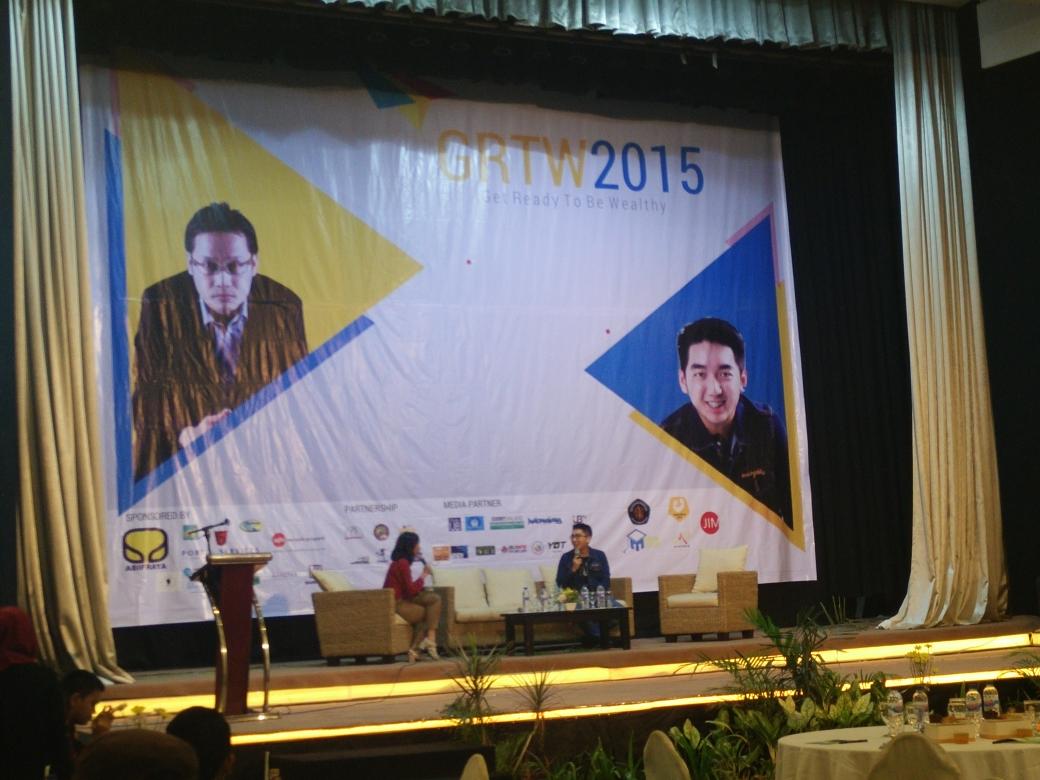 GRTW2015's tweet photo. Yasa Singgih on Stage! https://t.co/C4SRD4zjJL