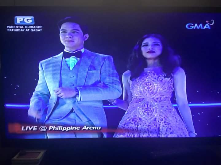 _anabbbb's tweet photo. The way they hug, look at each other, laugh and hold hands. Manhid lang hindi kikiligin!!!

#ALDubEBTamangPanahon https://t.co/xUDqgXDcsB