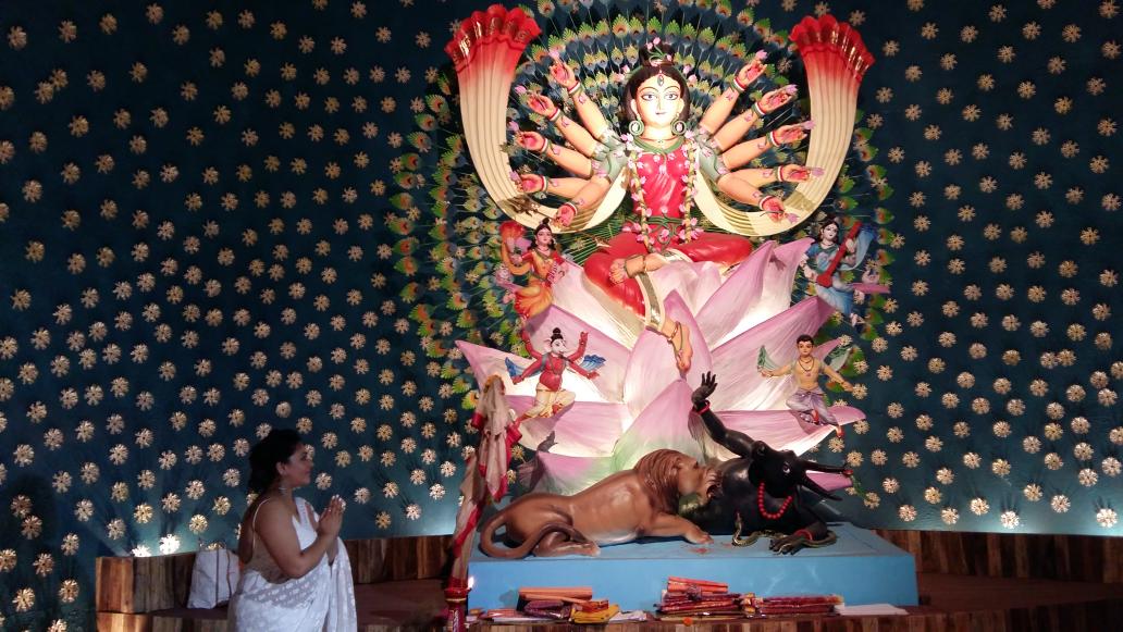 Sreelekha Mitra at Naktala Udayan Sangha for <a href="/sunfeastcares/">Sunfeast</a> &amp; <a href="/redfmkolkata/">RED FM</a> Marie Lite Delight Zone on Ashtami!!