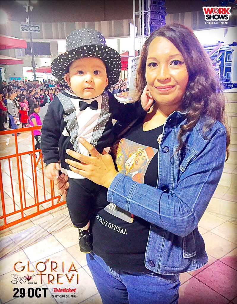 GloriaTrevi's tweet photo. Me puedo morir de amor con mini Mr Trevi! 😍💋❤️🙏🏻 https://t.co/9qS0sZHP13