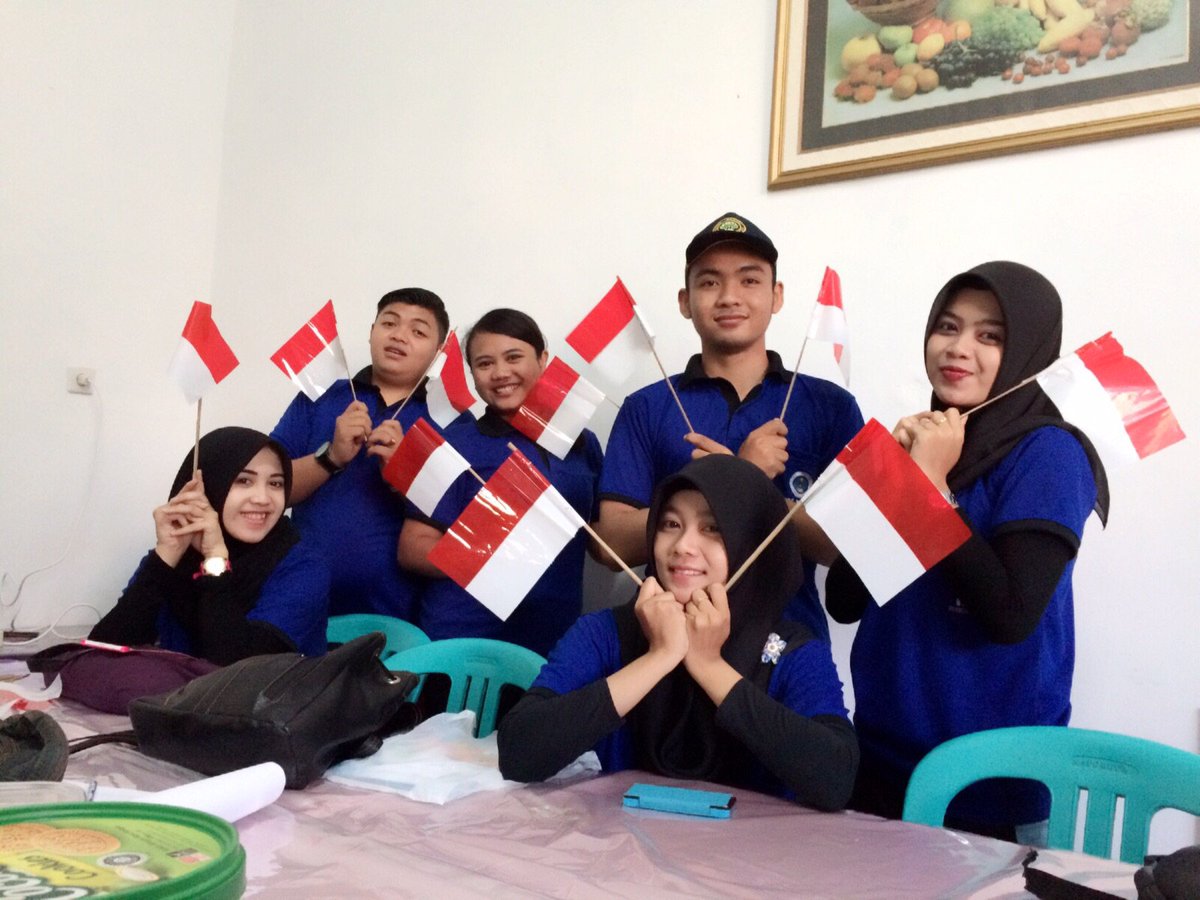 Lucia1i0's tweet photo. Salam satu bangsa, satu tanah air, satu bahasa para pemuda Indonesia! @Metro_TV #Semangat28 #Semangat28MetroTV https://t.co/eKqiANKHaR
