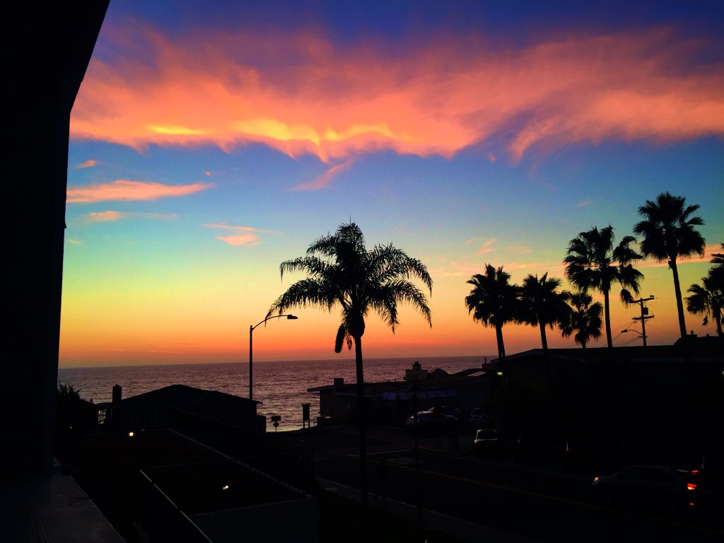 AllisonWaken's tweet photo. Dinner time view from our balcony @CarlsbadInn @ResorTime
#ResorTime #TimeAwayTimeTogether #GPRgrandstay https://t.co/16KiuNl8fZ