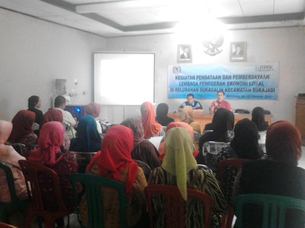 yatagmal's tweet photo. Pelatihan koperasi tingkat @kelsukagalih oleh lpm melalui kegiatan PIPPK @Kec_Sukajadi @rw03sukagalih https://t.co/ZRkFRU8FxT