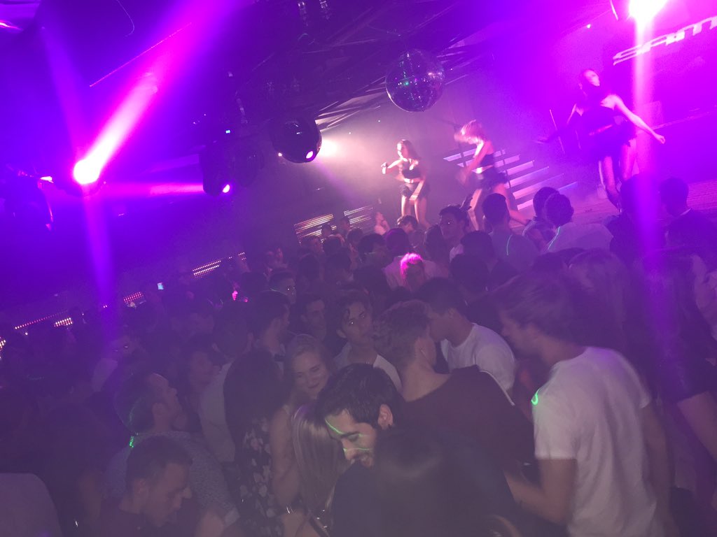 ClubConcerto's tweet photo. Ya estamos liándola!! En @ClubConcerto https://t.co/z2MZiZFnvP