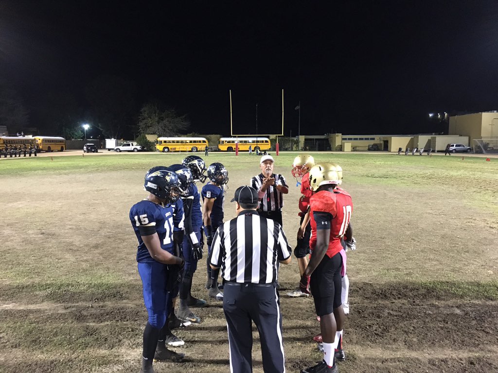 CIFLACS's tweet image. FOOTBALL: Birmingham at Taft! #GameOn #Patriots #Toreadors @renelopez19 @ThePearlPost #WVLeagueTitle