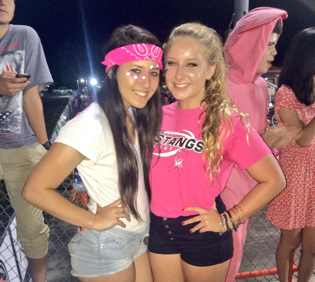 kaleighsauls's tweet photo. STILL UNDEFEATED BABY 🐎🏈 #stangfootball #MustangFootball https://t.co/LdMgGsXeiB
