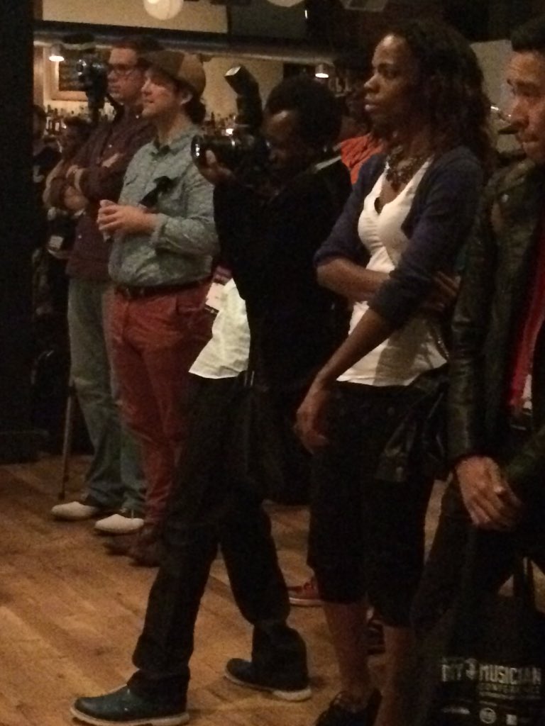 Jessica21lynn's tweet photo. #shureOpenMic https://t.co/7T28EFv5ta
