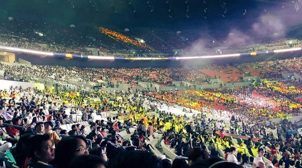 PhilippineStar's tweet photo. Crowd situation at PHL Arena for #ALDubEBTamangPanahon. Show starts at 10:30 AM. | Photo via @aldub_lovers https://t.co/1RV37uIHLi