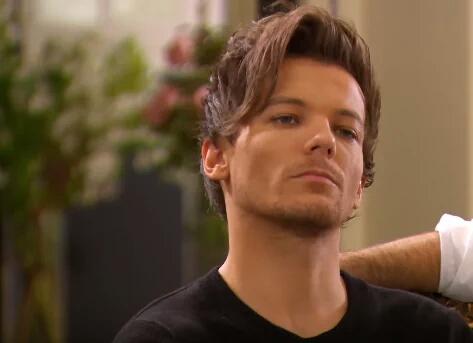 choosezaynbr's tweet photo. Quem também não aguenta mais esperar e está morrendo de orgulho do Louis?@onedirection Artist of The Year #AMAs https://t.co/4lyY8ixqXH