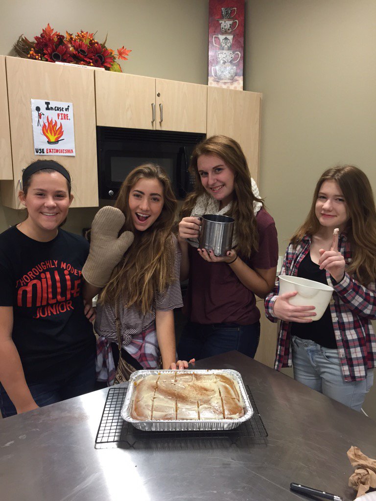 mrsmorganjhs's tweet photo. Foods I made pumpkin bars last week!! https://t.co/yWtSL0cSsn