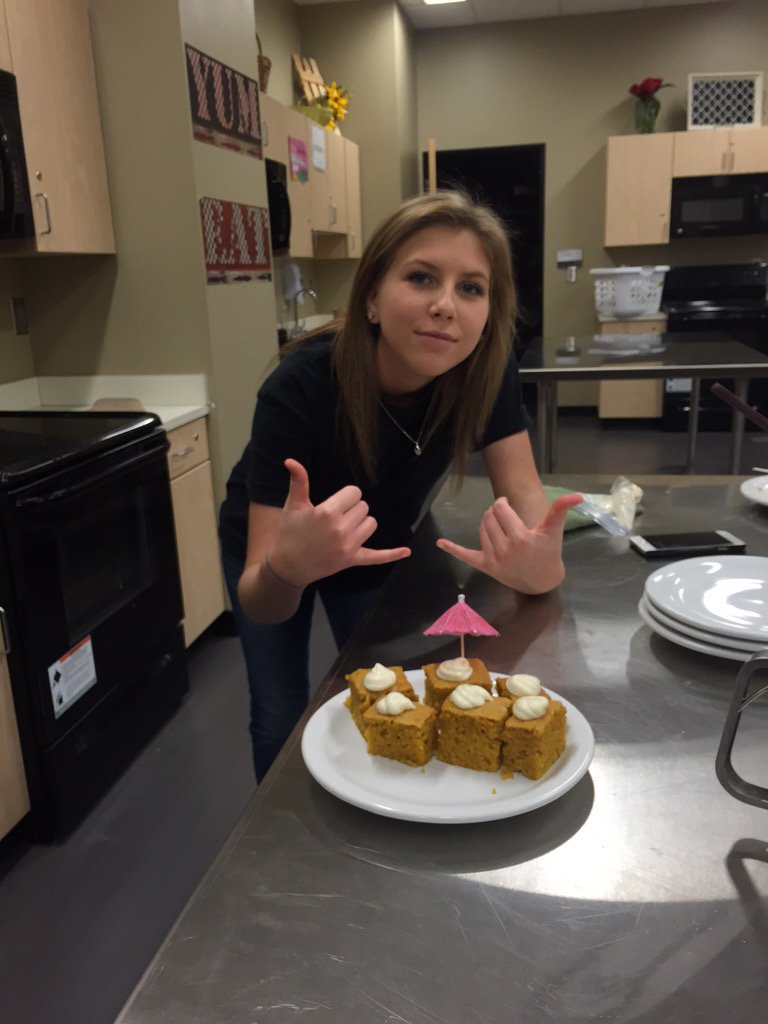 mrsmorganjhs's tweet photo. Foods I made pumpkin bars last week!! https://t.co/yWtSL0cSsn