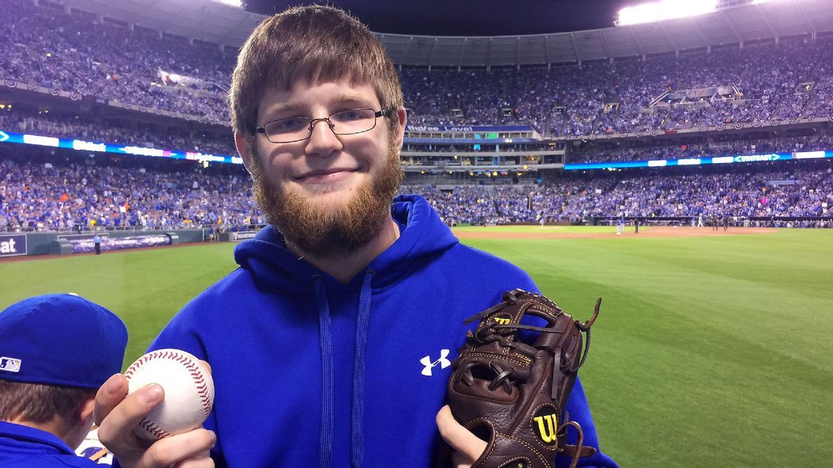 espn's tweet photo. The @Royals fan who caught Mike Moustakas' controversial homer says it was legit: https://t.co/jUCDdjgera https://t.co/GNFD2ExiCs