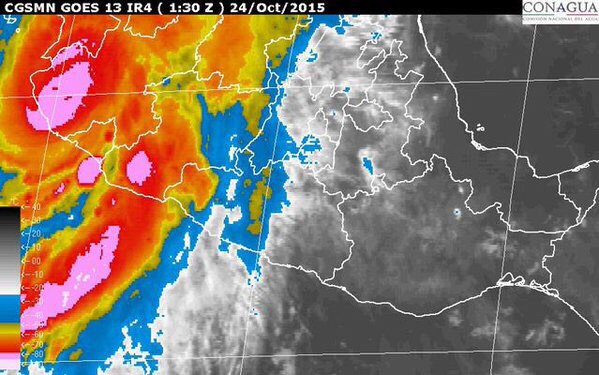 capitalkingsusa's tweet photo. Thinking of our friends in Mexico. #Hurricanepatricia #mexico https://t.co/q54aUTQQiH