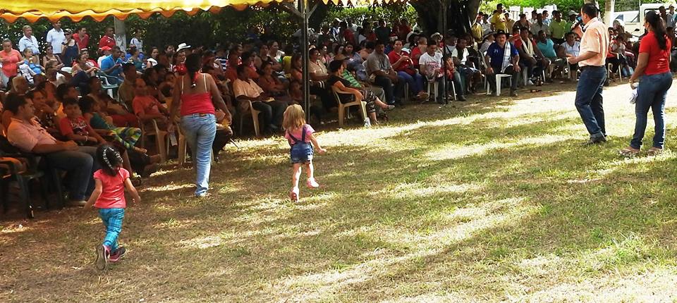 AlcaldeNilo's tweet photo. Compartimos propuestas con las comunidades de #LaEsmeralda, #LaYucala, #Mesabaja y #Naranjala ¡A todos gracias! https://t.co/18jeZnxKR5