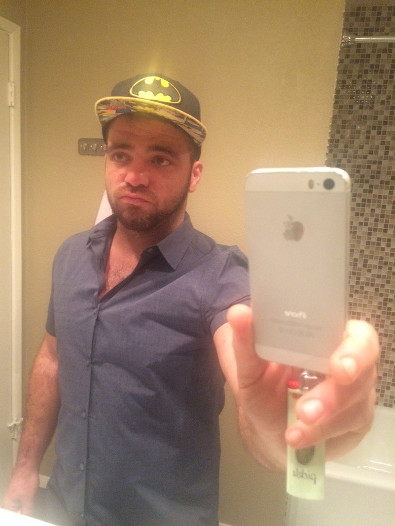 BostonAiden's tweet photo. This guy is ready for the night. https://t.co/1vpITCJU3n
