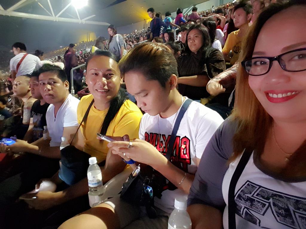ObrialRosele's tweet photo. Bussy sila kakatweet !!  #ALDubEBTamangPanahon https://t.co/9PWvxMkzB8