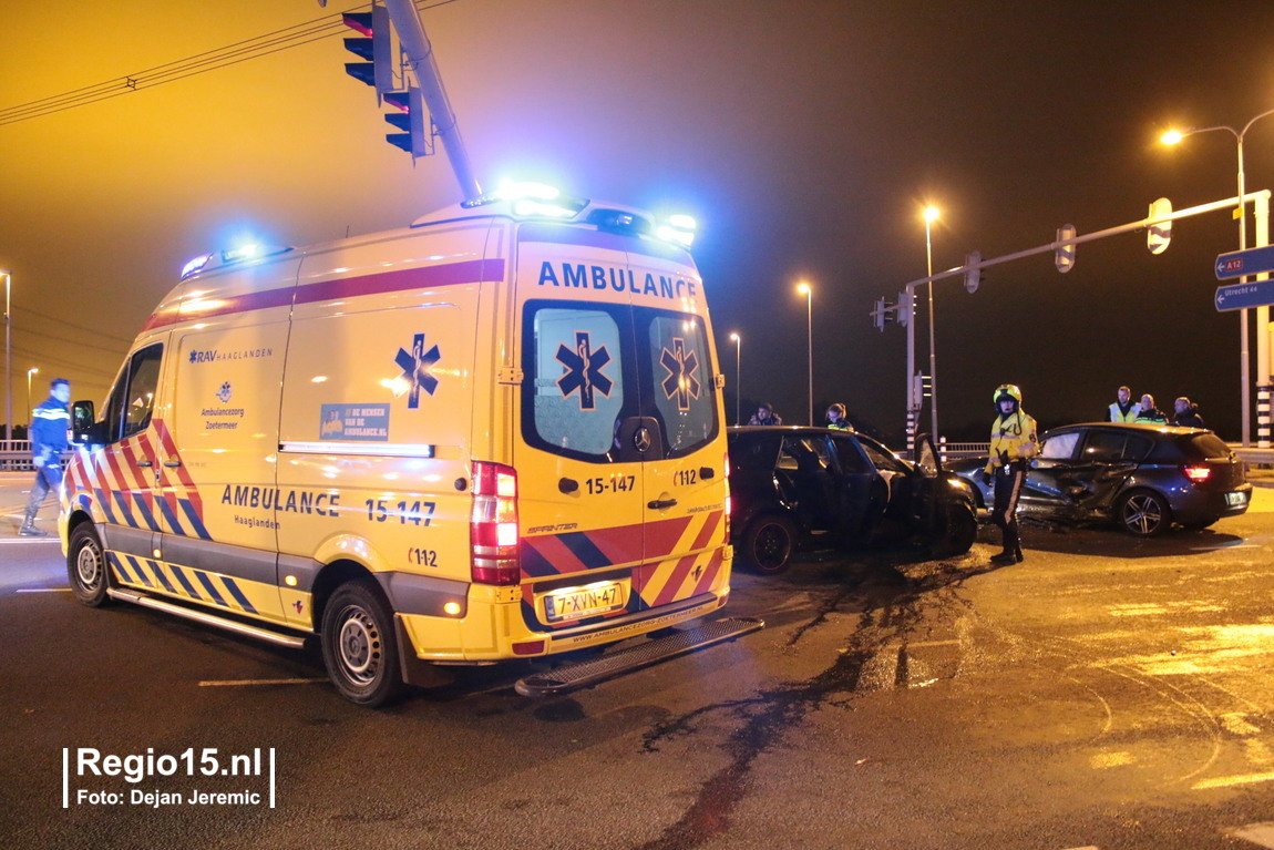 regio15's tweet photo. Bij het ongeval #N209 #Hoefweg is één persoon gewond geraakt en naar het ziekenhuis vervoerd. https://t.co/FndPgXtJZW