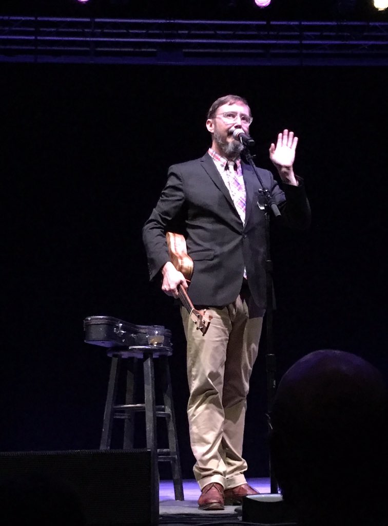 AdamMac's tweet photo. Thanks, @hodgman. Great show! #fb #vacationland https://t.co/0yTPsyEOkP