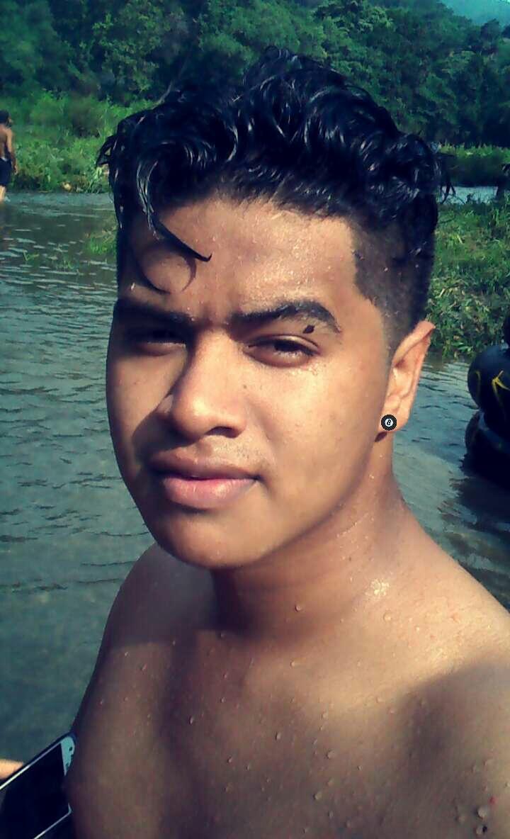 AndrzPipeGB's tweet photo. Helouu 7F799AC2 add #bbmgay #snapchat  #snapgay #teamgay #bbm #pingay https://t.co/ZxAPMNnrjF