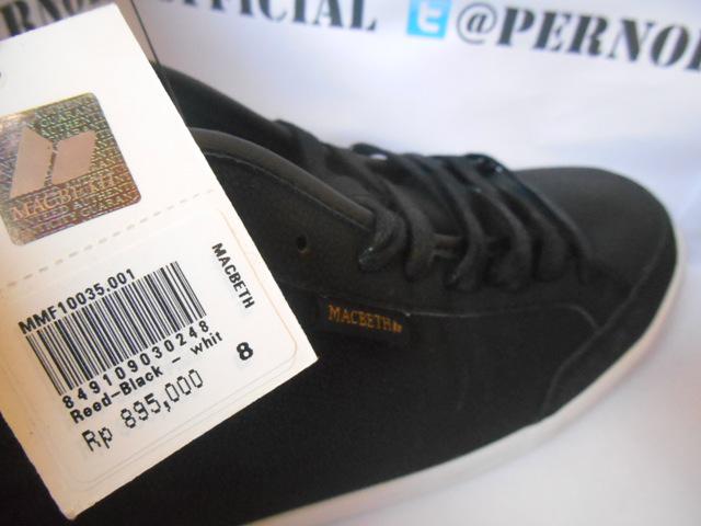 wakdoyokjogjaAA's tweet photo. macbeth reed black white size 42. harga resmi 895rb-->harga diskon 695rb #jualmacbeth #macbethoriginal https://t.co/UWSFsxUTHN