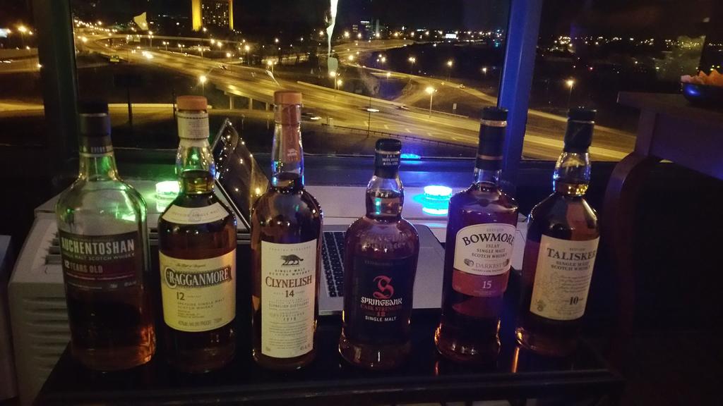 RobertDarwin's tweet photo. Whisky lessons and tastings at @SkyDogCon! #SDC5 https://t.co/m9WlF2zZpI
