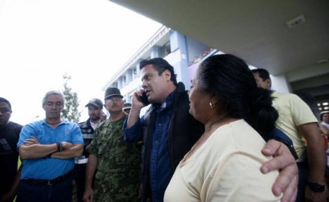 El_Universal_Mx's tweet photo. #HuracanPatricia Hay más de 6 mil personas en albergues: @AristotelesSD https://t.co/4rORZqsYXH https://t.co/yQ69JMrny0