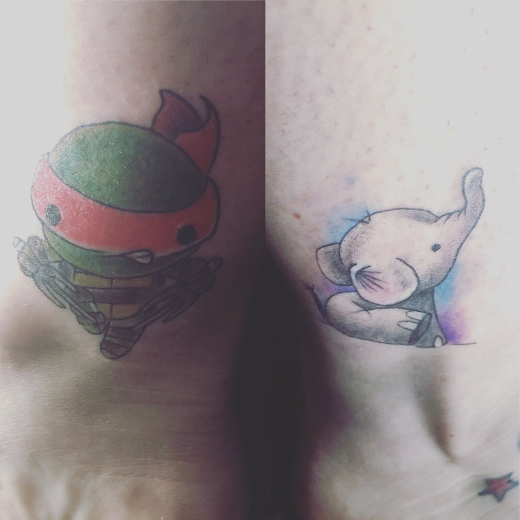 libbydenise44's tweet photo. New tatts 💜💙 https://t.co/IqLuFTAVKH