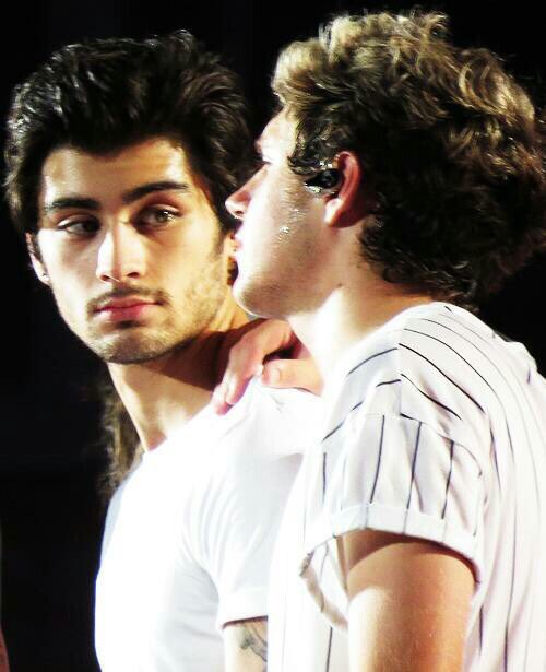 canjiquinhas's tweet photo. eu te entendo, zayn #EMABiggestFans1D https://t.co/Ige2RvMPsu