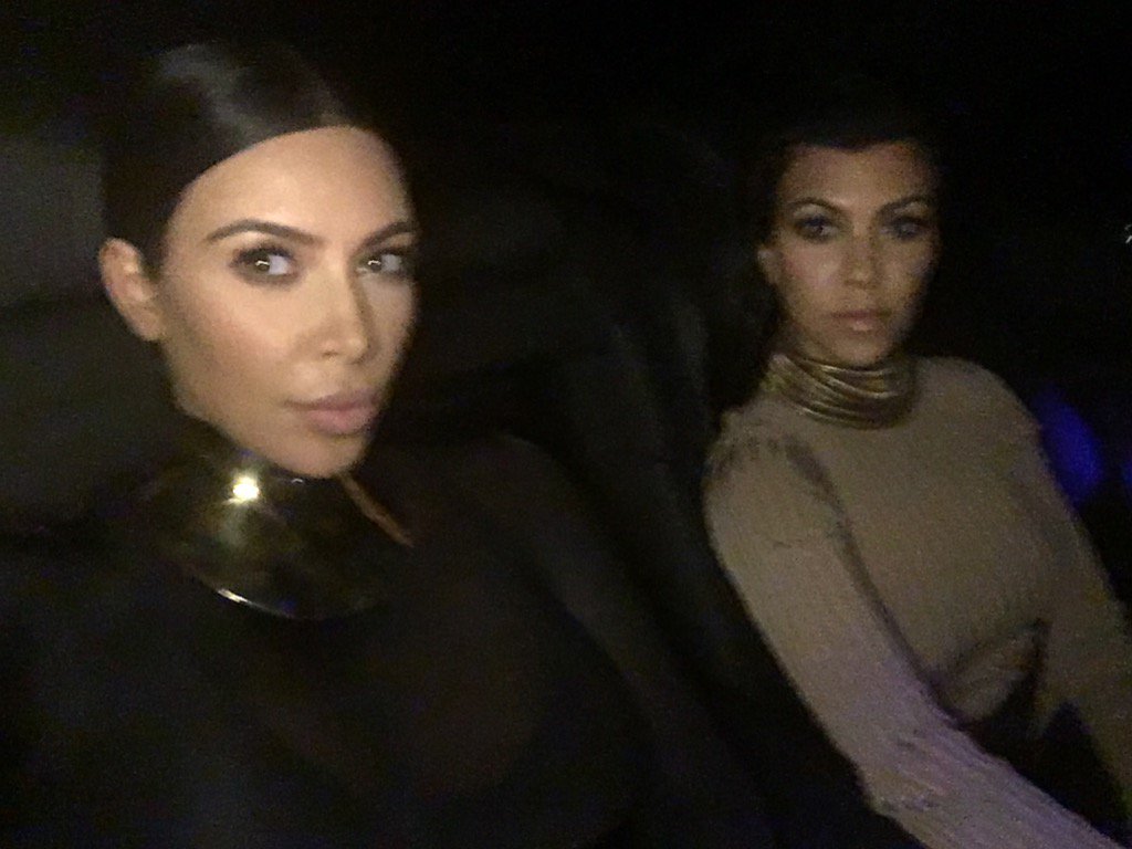 kourtneykardash's tweet photo. So serious. https://t.co/mIwASg7bOl