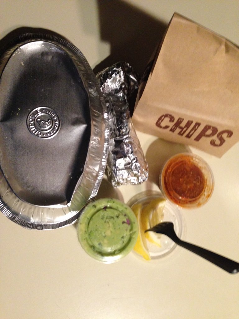 CrowdShoppe's tweet photo. 3 minutes to Chipotle close. But not for #CrowdShopppe #signup to get in #viplist code#sphic expires in 48 hours https://t.co/SjuNeA6yr0
