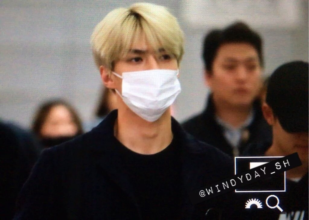 EXOGlobal's tweet photo. [PREVIEW] 151024 Sehun @ Shanghai (PVG) Airport Cr: windyday_sh https://t.co/yaFNcDRu0Z
