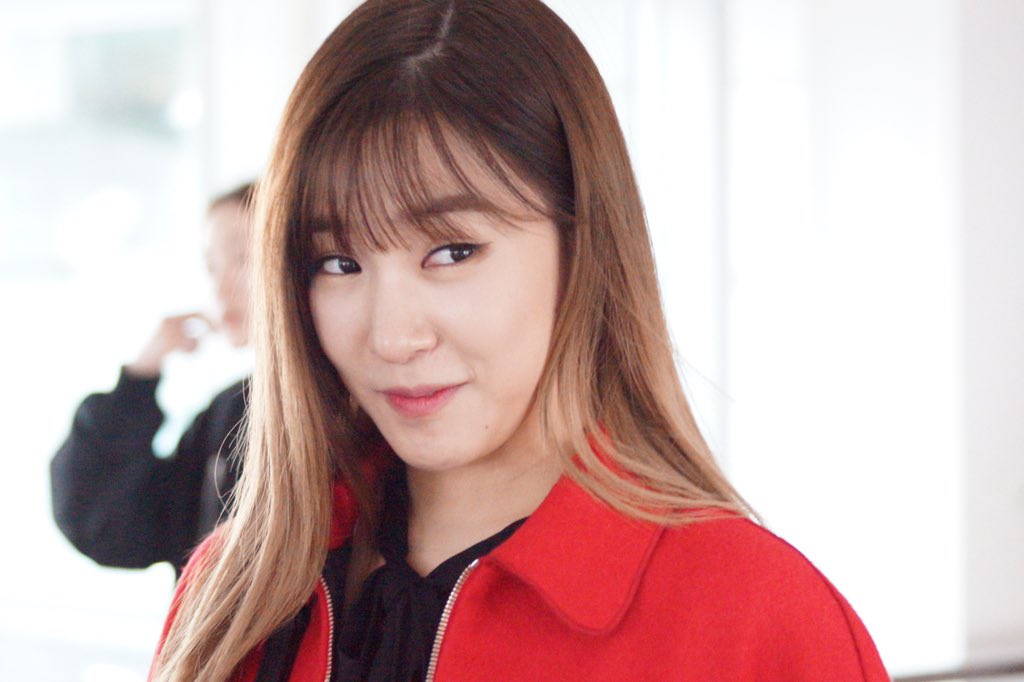 [PIC][24-10-2015]Tiffany khởi hành đi Nhật Bản để tham dự "Moncler Tokyo Ginza Opening" vào sáng nay CSDSgRDVEAAlCaI